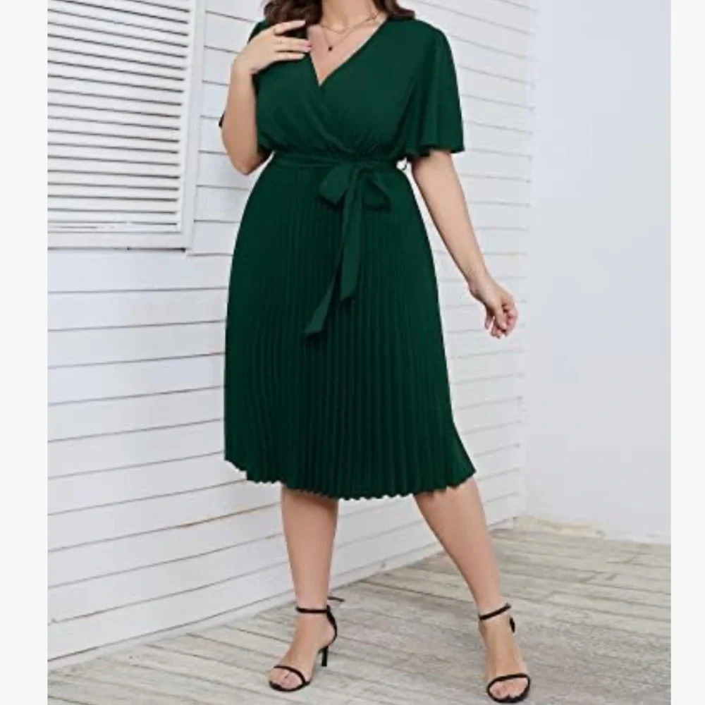 Scomchic Dark Green Flutter Sleeves Pleated Midi Dress. Size 3X.